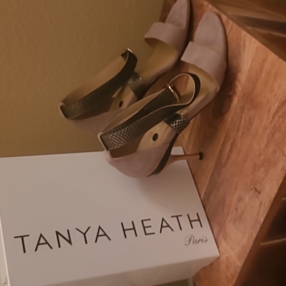 Tanya Heath Dominy Ophidia Strappy Sandal Beige US size 8.75 , EU 39.5 - Picture 3 of 5